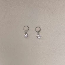 이미지를 갤러리 뷰어에 로드 , 미니멀리스트 스틸 8mm 큐빅 지르코니아 후프 레버 백 이어링
