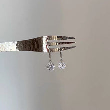 이미지를 갤러리 뷰어에 로드 , 미니멀리스트 스틸 8mm 큐빅 지르코니아 후프 레버 백 이어링
