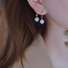 이미지를 갤러리 뷰어에 로드 , 미니멀리스트 스타일 18K 골드 도금 8mm 천연 백옥 귀걸이 후프
