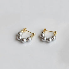 Load image into Gallery viewer, Gold Plated/ Surgical Steel 6mm Glass Pearls Earrings
