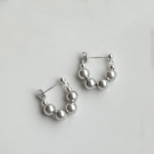 Load image into Gallery viewer, Gold Plated/ Surgical Steel 6mm Glass Pearls Earrings
